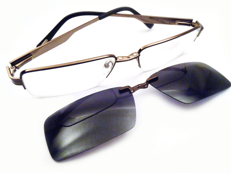 Easyclip eyeglasses with clip off
